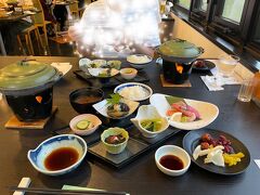 今回の宿泊は
休暇村妙高連泊
リニューアルした
綺麗なお部屋に
盛りだくさんの夕食
