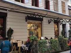 コールマルクト通りを歩いてデメルへ。