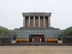内部見学は午前中のみでこのときは入れませんでしたが、外から見ただけでも十分です。