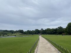 さすが日本三名園の一つだけあって素晴らしい庭園。
ちなみに三名園は兼六園しか行ったことが無かったので、あと偕楽園に行けばコンプです。