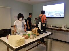 07:00、このホテル、予約時朝食なしで予約していたのですが、宿泊客全員朝食サービスがあるとのことで朝食会場へ。
