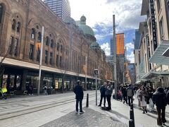 もうなんか街並みもいいですよね！
写真はクイーンビクトリアビルディング。

19世紀後半に建てられたんだとか。