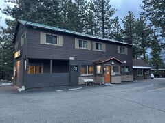 昨日の到着は夜遅かったのですが、朝の7時までにナショナルフォレストのチェックポイントを通過しなくてはならないので、6時に起きて、6:30に、出発です。
