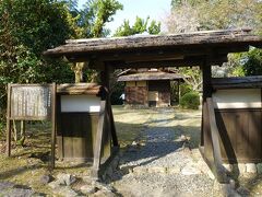 　その先に下田歌子勉学所跡。歌子はここで父と祖父の蔵書を読み和漢学を学びました。