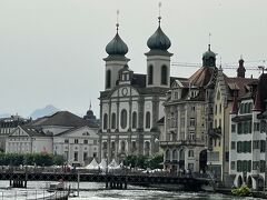 「イエズス教会」が見えます。

結局、教会はなぜか閉まっていたので、入れませんでした。内部がゴージャスそうだったのに残念です。
