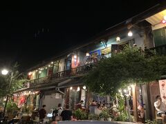 旧市街のシーサワンウォン通り沿いのお店の雰囲気がすごく素敵です。