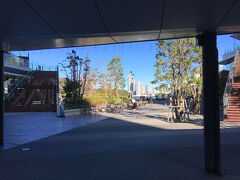 浜松町エリアの最後の手がかりを探しに、ウォーターズ竹芝へ。
本来は東京タワーに隠された手がかりを入手してクリアまで持っていきます。
しかし東京タワーまで行って帰ってくるのは少々骨が折れます。
