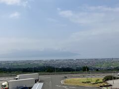 駿河湾沼津で休憩！！
伊豆半島がうっすら見えます。