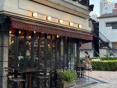 予約していた妹の誕生日ケーキを買いにパティスリー『L'essentielle（レセンシエル）』へ。