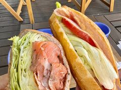 たっぷりのレタス、サーモン。

あちこち寄る予定だったけど、暑くて断念。
道の駅とスーパーに寄って帰宅。
温泉と花火と美味しいものを楽しめたので満足。
