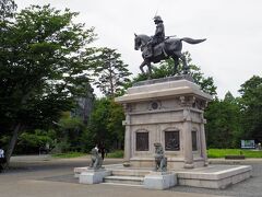 伊達政宗公騎馬像