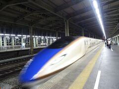 １駅だけだケド、
接続時間の都合上で新幹線を使うヨ。

２３時０３分発、
とき347号(新潟行)で燕三条駅へ。