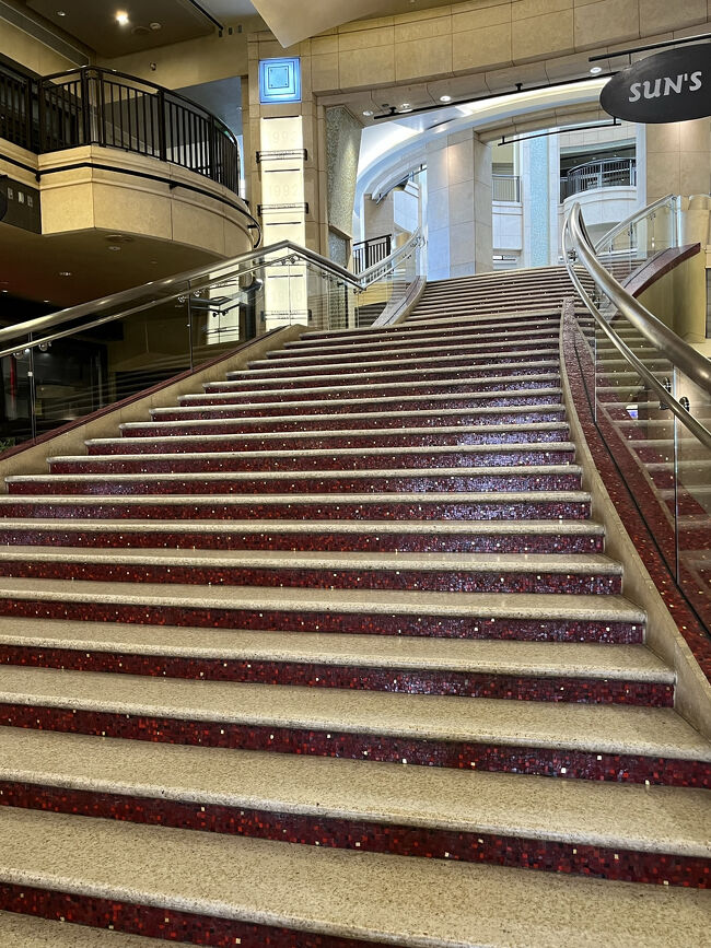 レッドカーペットの階段