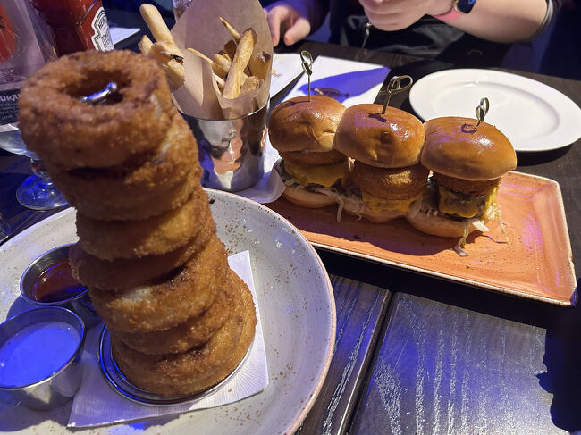 ハードロックカフェにてランチ