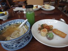 朝食を1階ロビー奥のパークビューカフェで頂きます。
（詳細は次の旅行記でご紹介します）