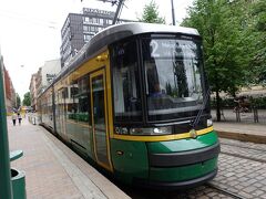 アレクサンテリンカツ駅からトラムに乗って。
