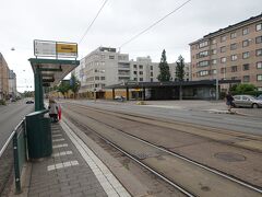 トゥーロンハッリ駅で下車して。