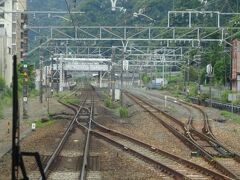 昔からの駅は、側線が多い。