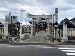 《沼垂白山神社》「一の鳥居」付近…「今代司酒造」の次に訪れたのは「沼垂白山神社」で、「今代司酒造」の手前にあり、「今代司酒造」から徒歩2分120ｍほどのところにあります。