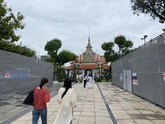 ワット・アルンに来ました。