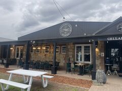 ３件目に来たのはSaddler's Creek Wines
ここもめっちゃおしゃれワイナリーだった！
中庭とかも充実してて写真撮れそうな場所もたくさんある感じ！