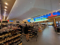 その後はフラフラ歩いて、歩き疲れたらバイタク捕まえて移動して、スーパーとか行きました

日本人に遭遇したのはここと棚田くらいだったかな