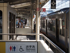 14：52
和歌山に到着。当駅での乗り継ぎ時間話8分。駅前散策するには心もとないので、一足先に紀勢線乗り場へ向かいます