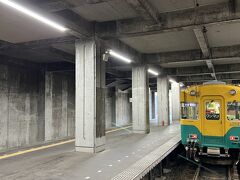 立山駅に到着。コンクリート打ちっぱなしの無骨な感じの駅でした。