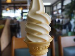 半端ない暑さ
ということで涼を求めて土産物屋・城跡ながおへ
夏みかんソフトでクールダウンできました
うまい！