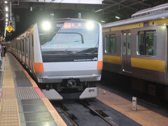 早朝05時33分発の快速高尾行で