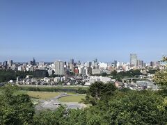 次に青葉城跡にやってきました。仙台の街並みがよく見えます。
