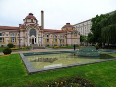 中心部に温泉を汲める場所があるらしいのだが見つからず・・・。