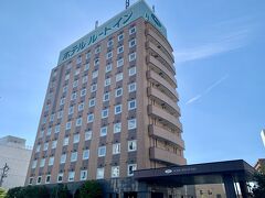 15:55 ホテルルートイン敦賀駅前
ということで二日目の宿にチェックインします。
駅前すぐの安定のルートイン。