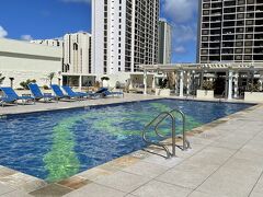 ヒルトンのプールは日陰がないのでめちゃくちゃ日焼けします
あとパターゴルフもできます