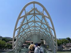 13:00
ランドマーク「平和の橋」
目指すはファブリカ