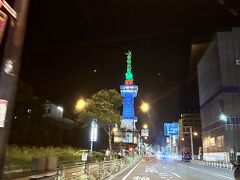 　空港から大分市内に向かう際、敢えて別府市内を通りました。別府タワー。大分に住んでいたころ何度も何度も見ていましたが、こんなにきれいになったんだ。ちびっ子たちはついに電池切れのようで車内が急に静かになりました。