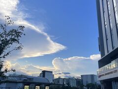 ホテルメトロポリタン羽田の最寄り駅は天空橋駅。
はじめて降り立ちました。

ここらへんは『HANEDA INNOVATION CITY』と名付けられた“日本初のスマートエアポートシティ”とのことで
（一応この名称はHPの計画概要曰く施設名っぽいけども。プロジェクト名は「羽田空港跡地第1ゾーン整備事業」）
グランドオープンは2023年11月16日。

京急もモノレールも通ってて交通の便もいいし、綺麗で気持ちがよくなる～
旧羽田空港跡地ということは今調べてて知った笑