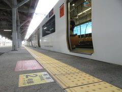 2024.07.20　大牟田
大牟田からは９両の快速列車。全て硬い椅子である。下を向いて歩くと「有明」がたくさん残っている。