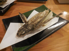 　そして飛魚の唐揚げも。楽しみにしていた料理です。身は勿論ですが、ひれがカリカリして美味しかったです。頭も食べましたが、骨が硬いですね。
　長旅の1日でした。