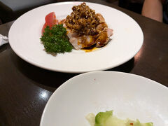 ホテルでシャワーを浴びて、夕食
博多駅の駅ビルは複数あって飲食店も多い。
余り考えずに行動したい疲れた時は、レストラン街のある商業施設は便利

KITTE博多の京県楼へ
ビールと小籠包ほかアラカルトを注文
