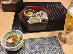 この日の夕食は華味鳥で水炊きのコース
満席で断られている人がいたので、予約しておいてよかった
