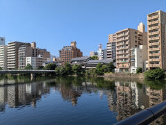 マンション群の中に広いお屋敷を発見
調べてみると、老舗料亭三光園
ウエディング等にも業態転換したようですが、今は閉業
今後の利用方法が気になるところ