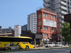 この日の散歩のお目当ては柳橋連合市場
100ｍほどのアーケードが続いています。