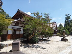 永保寺。観覧料は不要ですが、１０人以上で参観するときは許可が必要です。