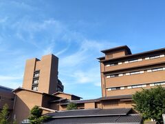 宿の送迎バスで宿へ

宿外観