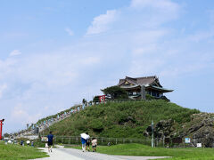 蕪島神社が見えます。