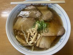 昼は喜多方ラーメン。
想像通りの味だ。