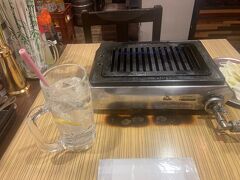 夜もホテルの近所で焼肉。