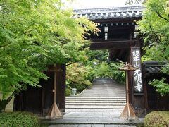 　12:44　長岡京市の光明寺に到着。光明寺は西山浄土宗の総本山で、西山三山のひとつです。
