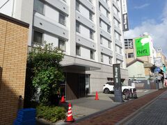 8:30頃、ホテルを出発し、昨日と同じ、アルピコ交通バス長野駅前総合案内所前に行き、「善光寺・松代1dayパス」 1500円を購入。
長野駅善光寺口1番乗り場から約10分「善光寺大門」下車。善光寺行きのバスはたくさん出ています。